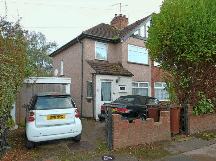3 Bedroom Semi-Detached House To Rent In Weald Lane, Harrow Weald, Harrow, HA3