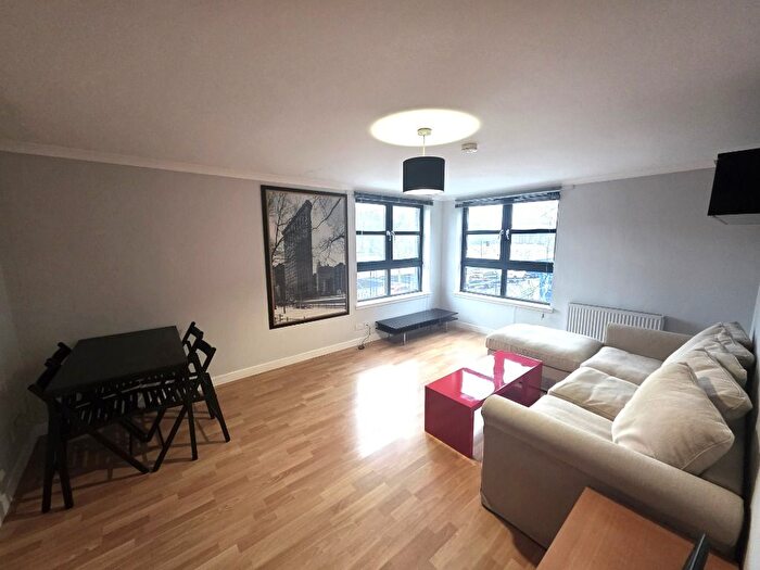 2 Bedroom Flat To Rent In Riverside Drive, City Centre, Aberdeen, AB11