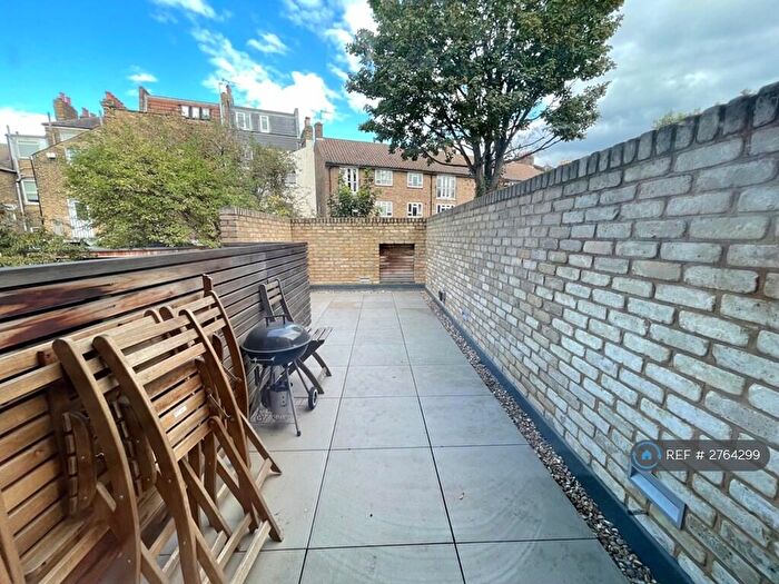 2 Bedroom Flat To Rent In Hafer Road, London, SW11