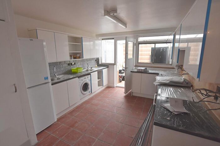 5 Bedroom Property To Rent In Laundry Road, Hammersmith, London, W6