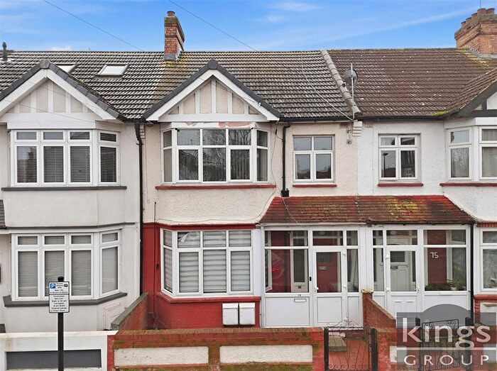 1 Bedroom Flat For Sale In Holcombe Road, Tottenham, London, N17