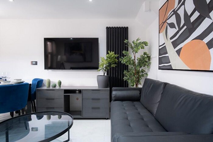 6 Bedroom House To Rent In Smith Street, Lincoln, LN5