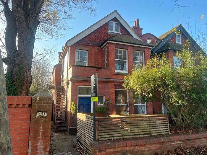 Flat To Rent In Pembroke Crescent, Hove, BN3