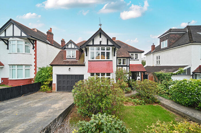 4 Bedroom Detached House For Sale In Burnt Ash Lane, Bromley, BR1