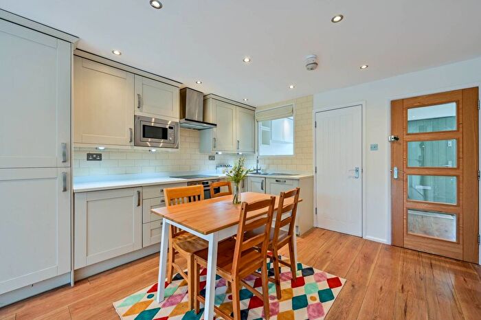 5 Bedroom Terraced House For Sale In Station Yard, Twickenham, Twickenham, TW1