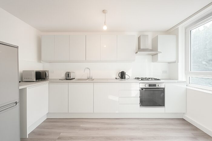 5 Bedroom Flat To Rent In Battersea Bridge Road, London, SW11