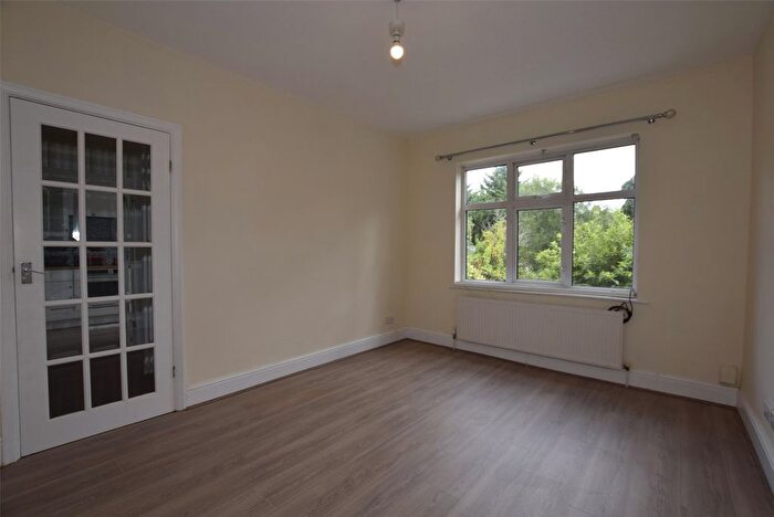 2 Bedroom Bungalow To Rent In Hill Crescent, Hornchurch, RM11