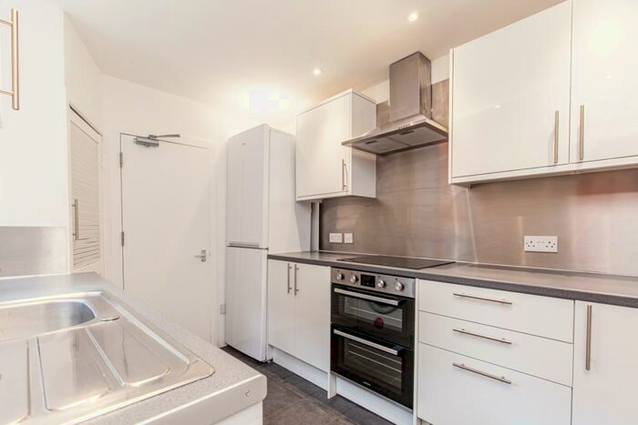 4 Bedroom Terraced House To Rent In Marlborough Road, Grandpont, OX1