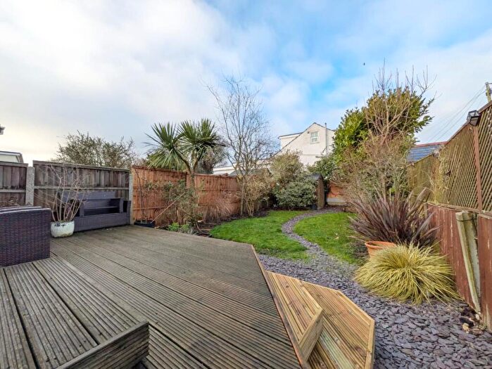 2 Bedroom Semi-Detached Bungalow For Sale In Woodfield Road, Hadleigh, Essex, SS7