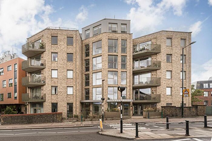 2 Bedroom Flat To Rent In High Street, Teddington, TW11