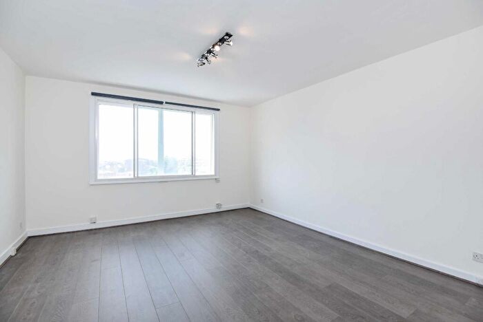 2 Bedroom Apartment To Rent In Finchley Road, Hampstead, London, NW3