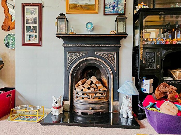 4 Bedroom Detached House For Sale In Temple Road, Oxford, OX4