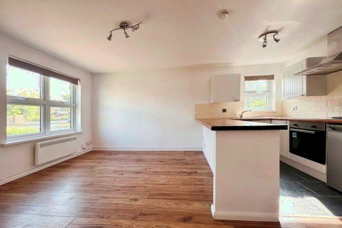 1 Bedroom Maisonette To Rent In Bradfield Close, Guildford, GU4