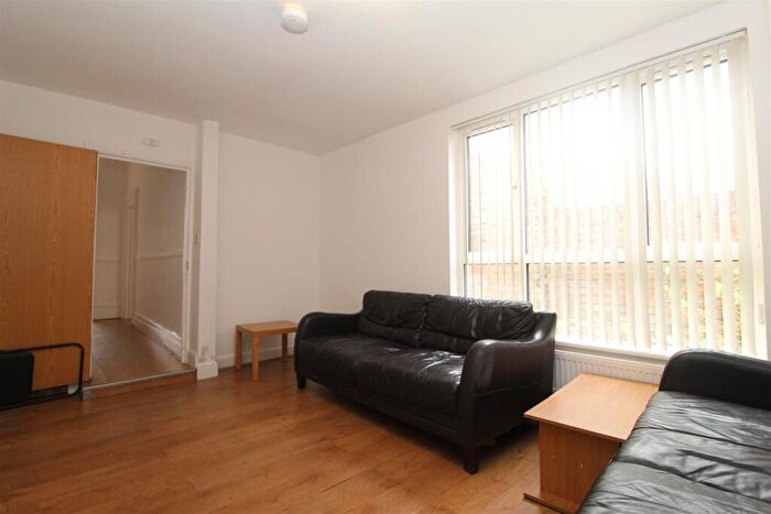 1 Bedroom House To Rent In Colum Road, Cathays, Cardiff, CF10