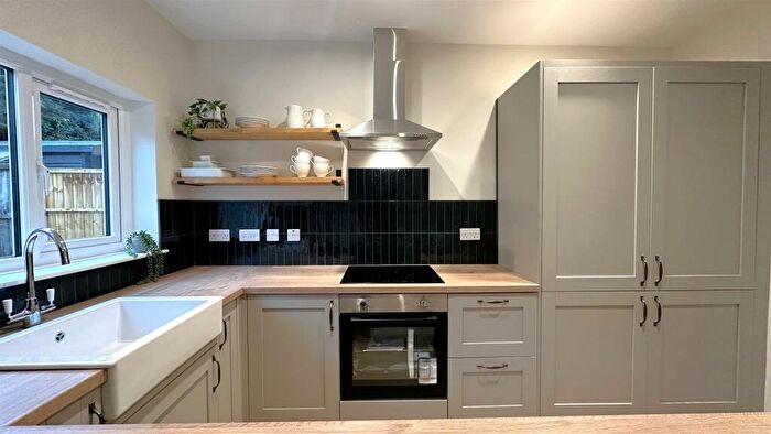 3 Bedroom Semi-Detached House For Sale In Victoria Road, Stirchley, Birmingham, B30