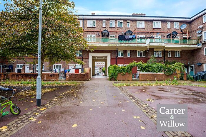 3 Bedroom Maisonette For Sale In Bower House, Whiting Avenue, Barking, IG11