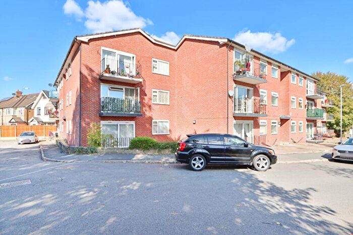 2 Bedroom Flat For Sale In Gayton Court, Wickham Close, New Malden, KT3