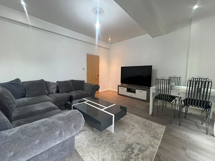 4 Bedroom Flat To Rent In Great Western, Manchester, M14