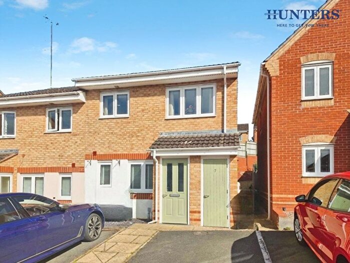 1 Bedroom Flat To Rent In Salisbury Close, Rugeley, WS15