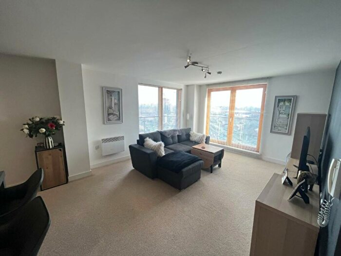 2 Bedroom Apartment To Rent In Vallea Cou Red Bank, Manchester, RT1