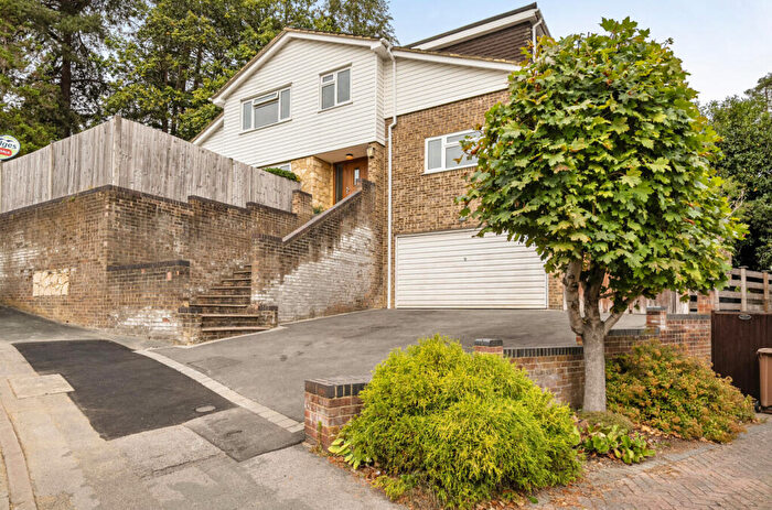 4 Bedroom House For Sale In Redcrest Gardens, Camberley, GU15