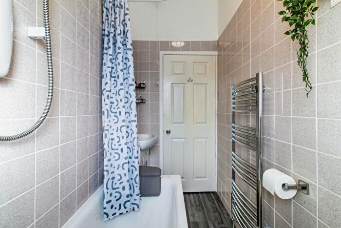 2 Bedroom End Of Terrace House For Sale In Springfield Road, Morley, Leeds, LS27