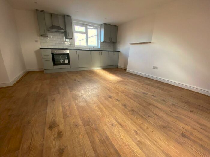 1 Bedroom Flat To Rent In Fleetwood Road, Leicester, LE2