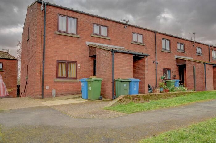2 Bedroom Flat To Rent In Runswick Avenue, Whitby, YO21