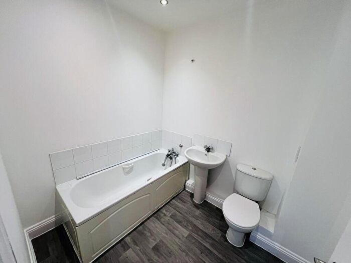 2 Bedroom Flat To Rent In Butler House, - Market Street, Maidenhead, SL6