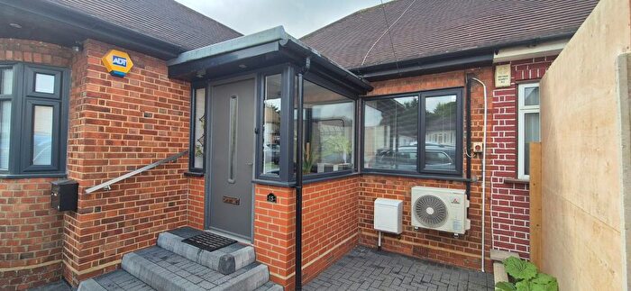 4 Bedroom Bungalow To Rent In Kenneth Gardens, Stanmore, HA7