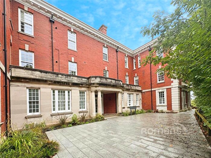 2 Bedroom Apartment For Sale In White Cross Place, Wellesley, Aldershot, GU11