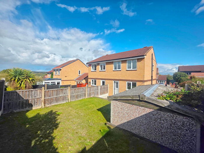 3 Bedroom Semi-Detached House For Sale In Falcon Knowle Ing, Darton, Barnsley, S75