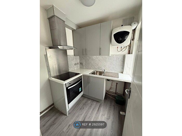2 Bedroom Flat To Rent In Heston Road, Hounslow, TW5