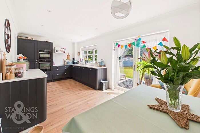 4 Bedroom Detached House For Sale In Highview Close, Blofield, Norwich, NR13