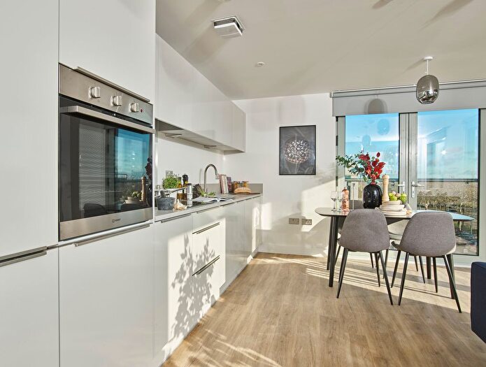 1 Bedroom Flat To Rent In Silbury Boulevard, Milton Keynes, MK9