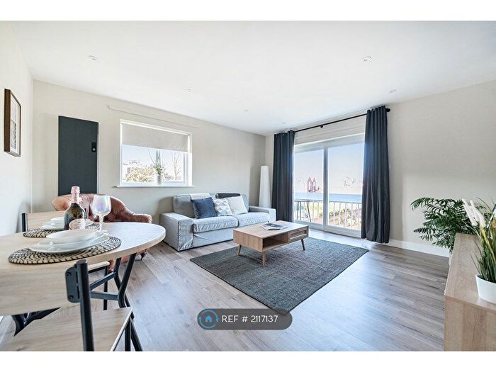 1 Bedroom Flat To Rent In Warwick Court, Stratford-Upon-Avon, CV37