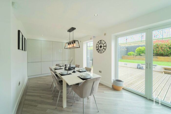 5 Bedroom Link Detached House For Sale In Vyner Croft, Prenton, CH43