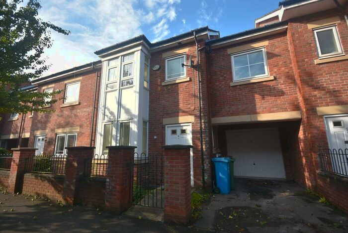 4 Bedroom Terraced House To Rent In Drayton Street, Hulme, Manchester, M15