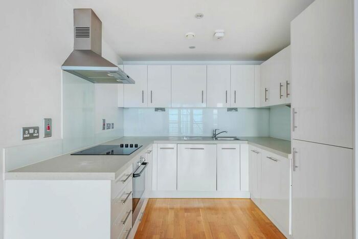 1 Bedroom Flat To Rent In Woking, Surrey, GU21