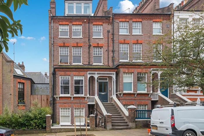 2 Bedroom Maisonette To Rent In Denning Road, Hampstead, NW3