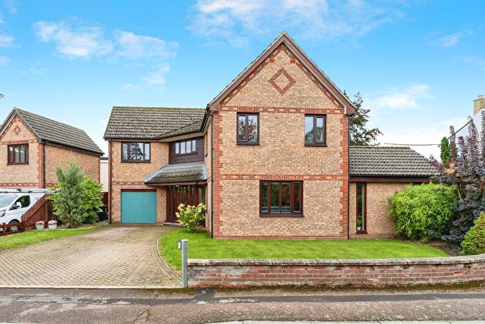 4 Bedroom Detached House For Sale In Willow Grove, Lode, Cambridgeshire, CB25