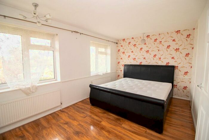 2 Bedroom Flat To Rent In Norton Close, Chingford, E4