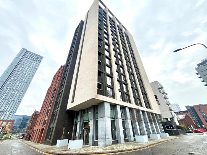 2 Bedroom Apartment To Rent In Queen Street, Salford, M3