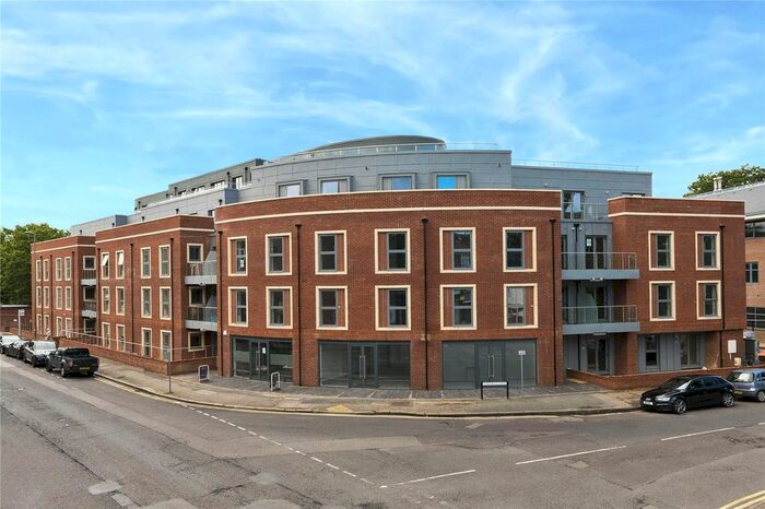 1 Bedroom Flat To Rent In Landmark Court, 30 Queens Road, Weybridge, Surrey KT13