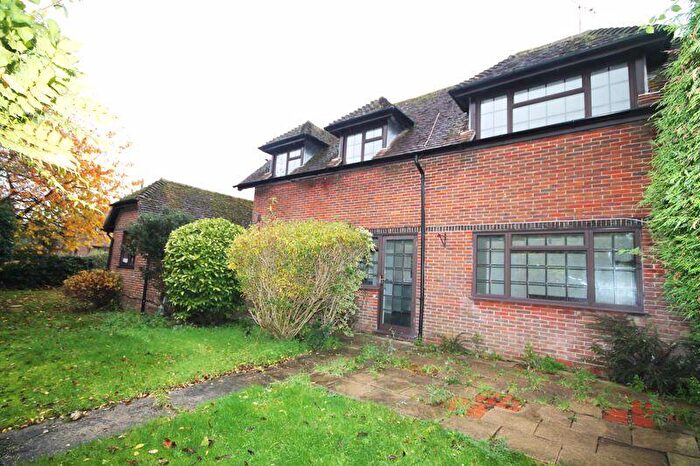 3 Bedroom Semi-Detached House To Rent In North Lane, Clanfield., PO8