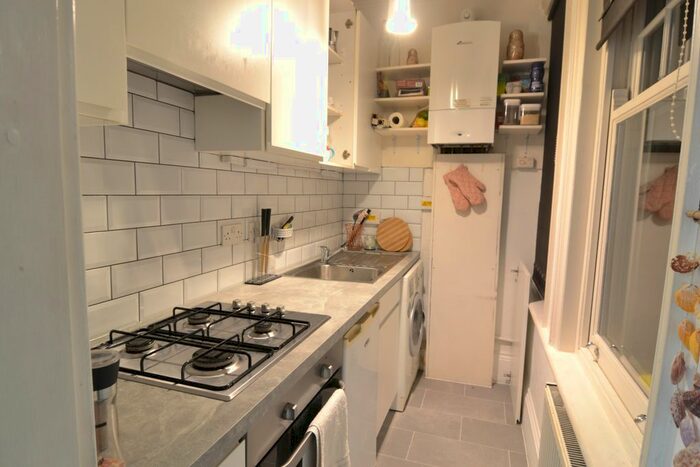 2 Bedroom Flat To Rent In Mornington Avenue, Kensington Westside, W14
