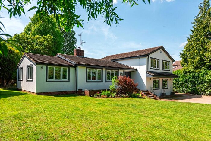 5 Bedroom Detached House For Sale In High Street, Stoke Goldington, Buckinghamshire, MK16