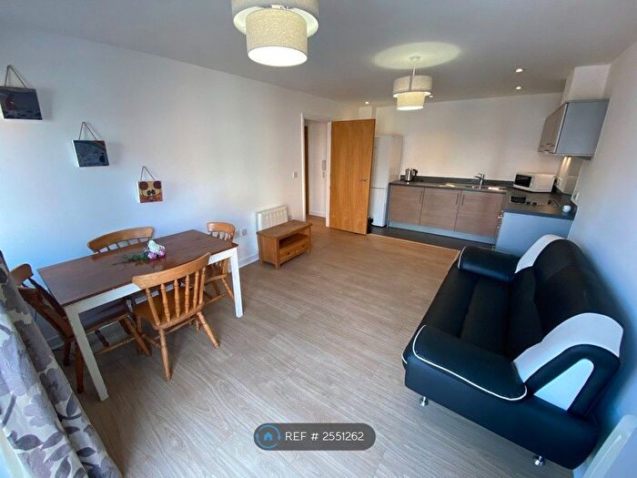 1 Bedroom Flat To Rent In Queen Street, Portsmouth, PO1