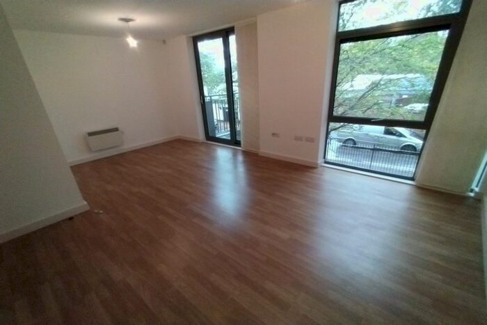 2 Bedroom Flat To Rent In Greenslade House, NG9