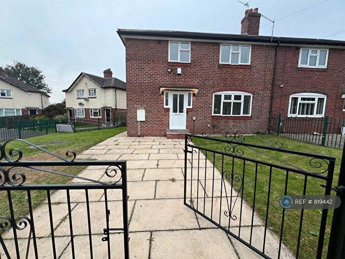 3 Bedroom Semi-Detached House To Rent In Storey Place, Leeds, LS14